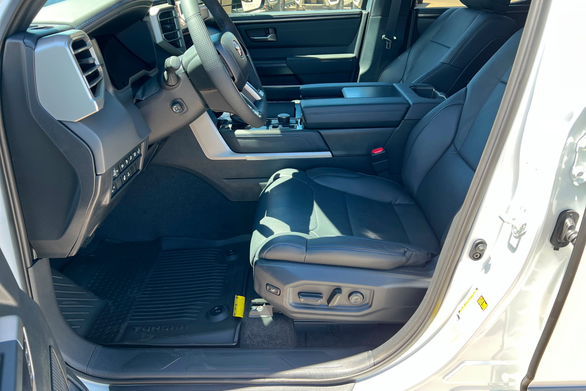 New 2026 Toyota Tundra Platinum w/ Tow Tech Package AWD/4WD image 17