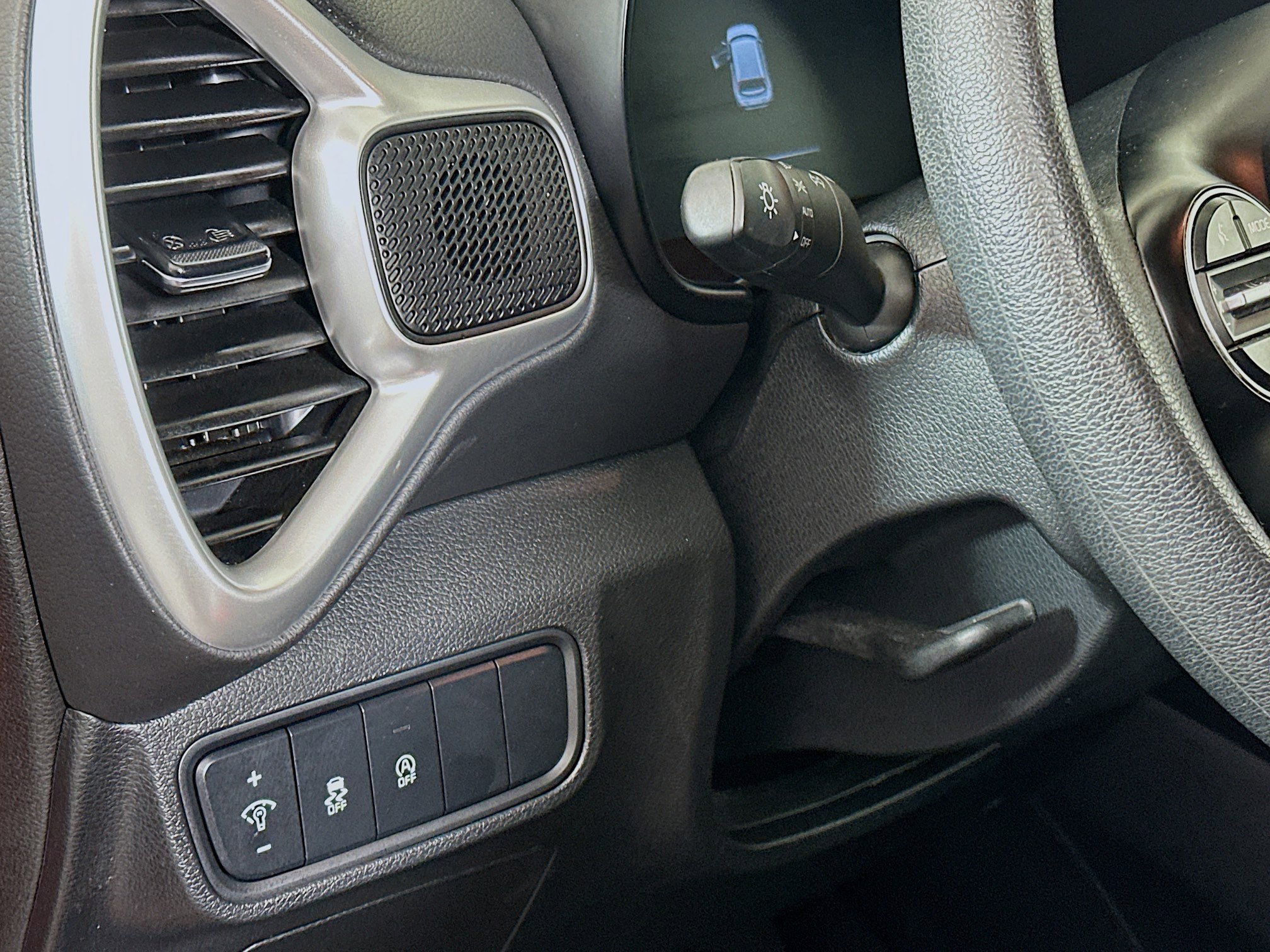 Used 2025 Kia Soul LX w/ LX Technology Package FWD image 17