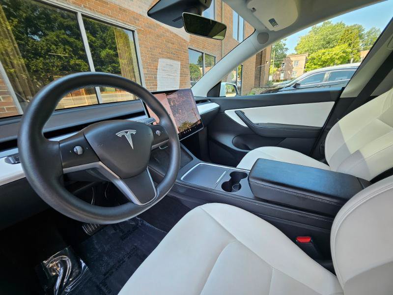 Used 2022 Tesla Model Y Long Range AWD/4WD image 38