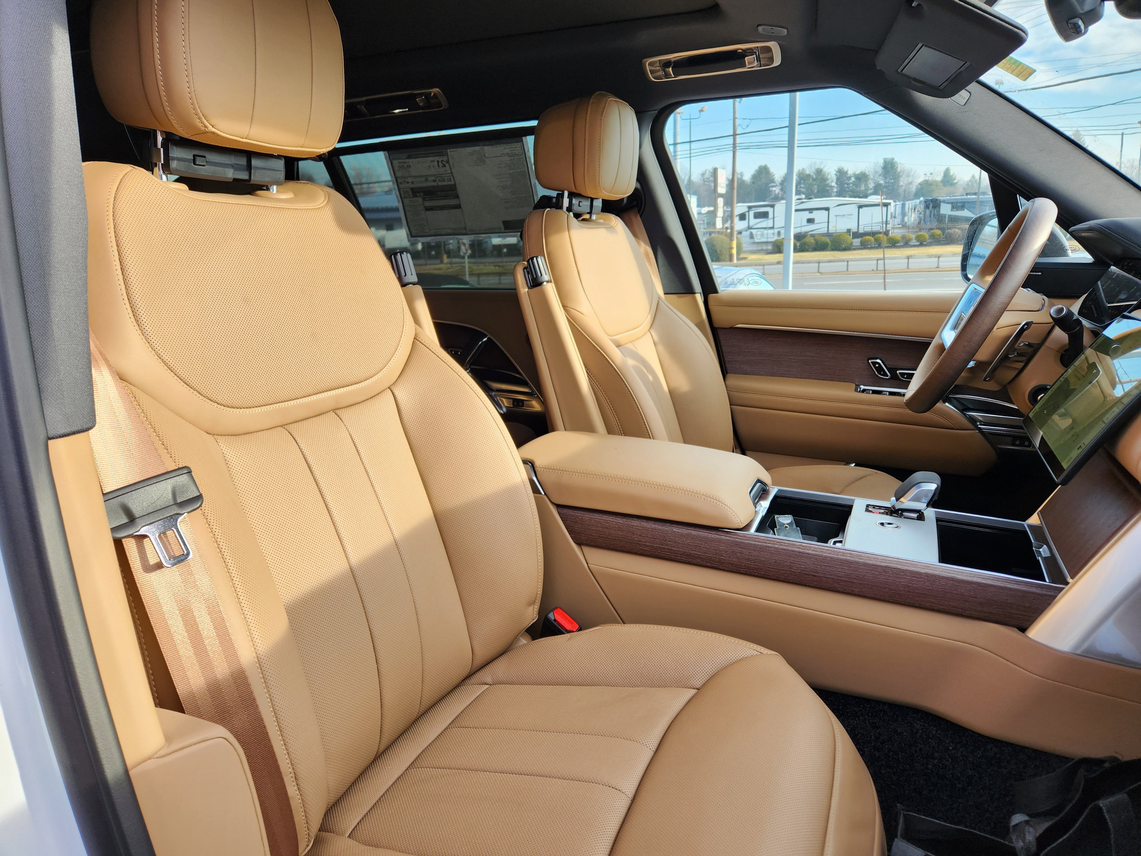 New 2026 Land Rover Range Rover Long Wheelbase SE image 12