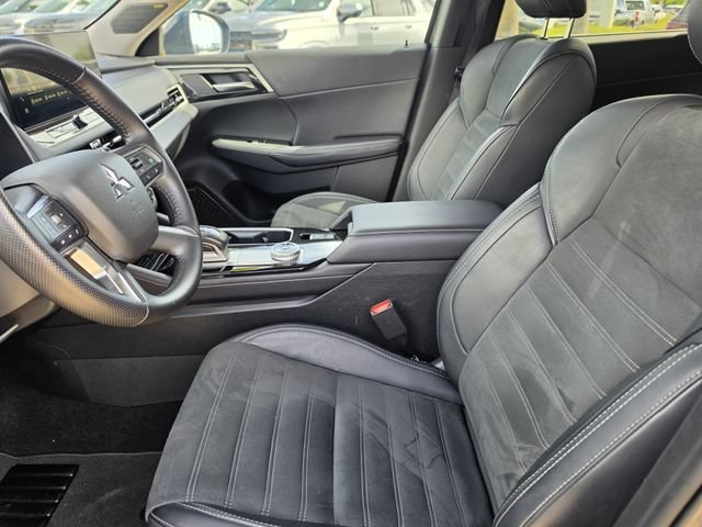 Used 2025 Mitsubishi Outlander SE FWD image 17