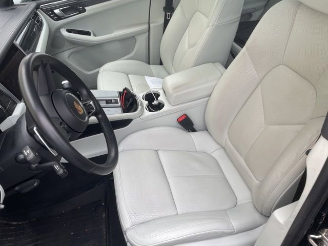 Used 2024 Porsche Macan image 6