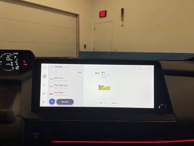 Used 2024 Toyota Prius Prime Premium image 16