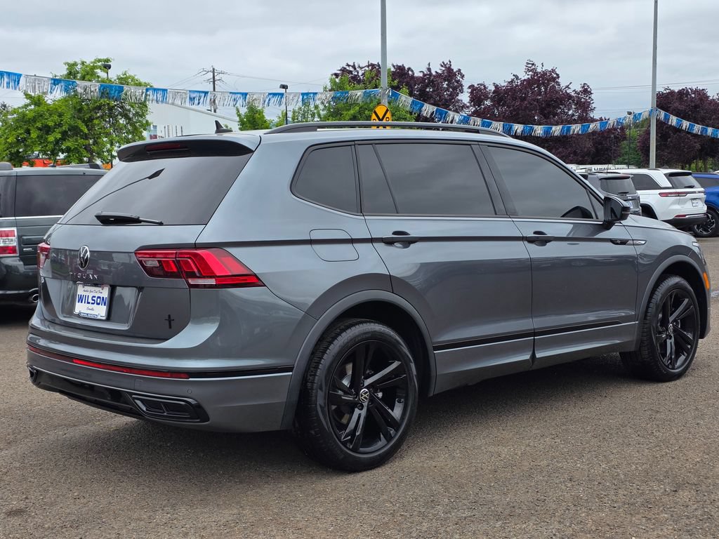 Used 2024 Volkswagen Tiguan SE R-Line FWD image 31