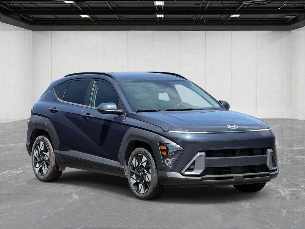 Used 2025 Hyundai Kona SEL FWD image 3