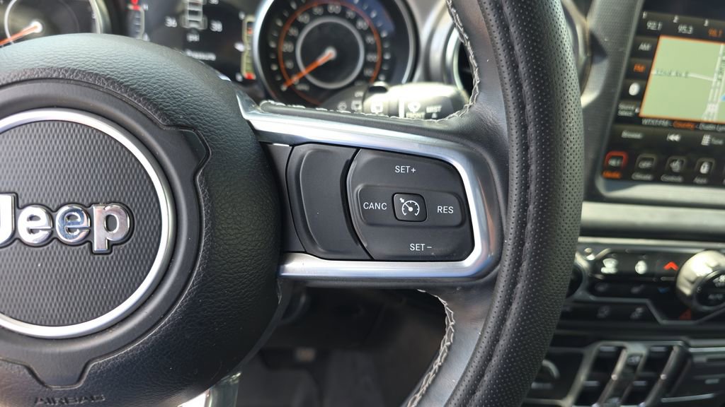 Used 2021 Jeep Wrangler Unlimited Sahara AWD/4WD image 17