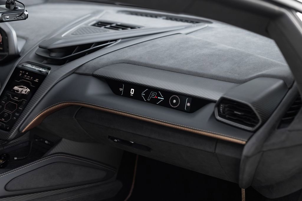 Used 2025 Lamborghini Revuelto AWD/4WD image 37