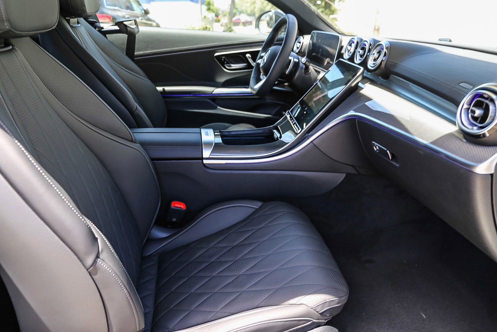 Used 2024 Mercedes-Benz CLE 300 4MATIC Coupe image 17