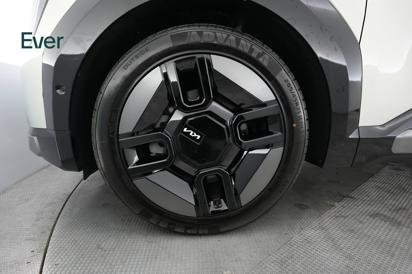 Used 2024 Kia EV9 GT-Line AWD/4WD image 19