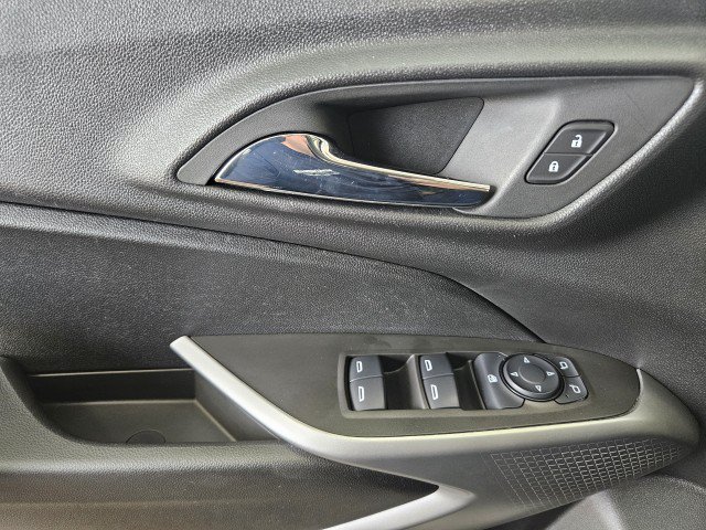 Used 2024 Chevrolet Trax LS FWD image 29