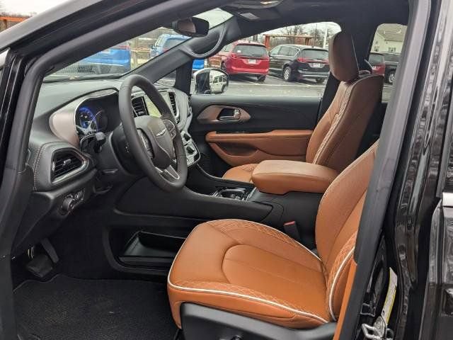 New 2026 Chrysler Pacifica Pinnacle AWD/4WD image 8