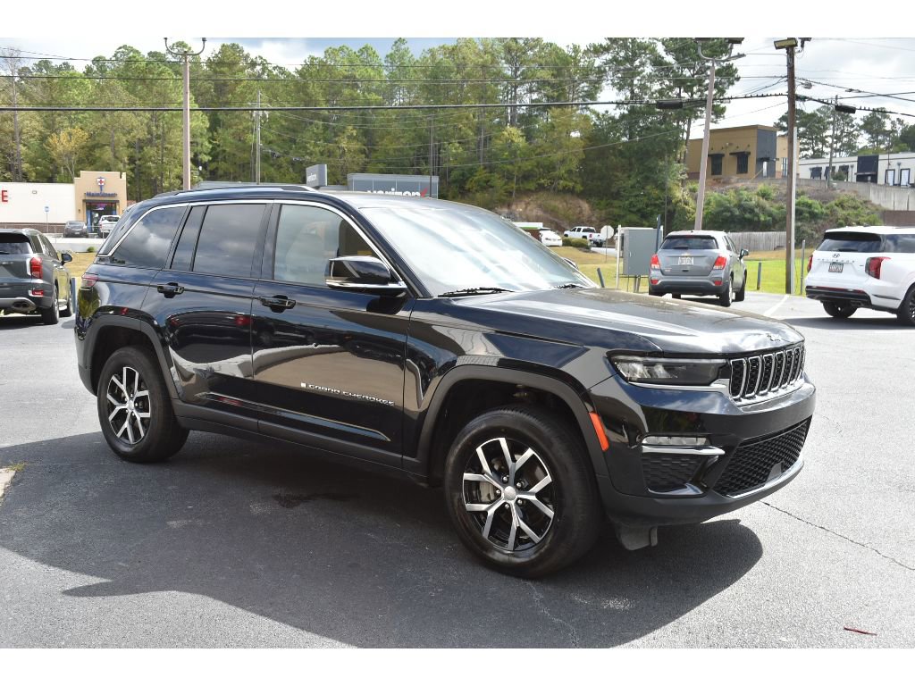 Used 2023 Jeep Grand Cherokee Limited image 6