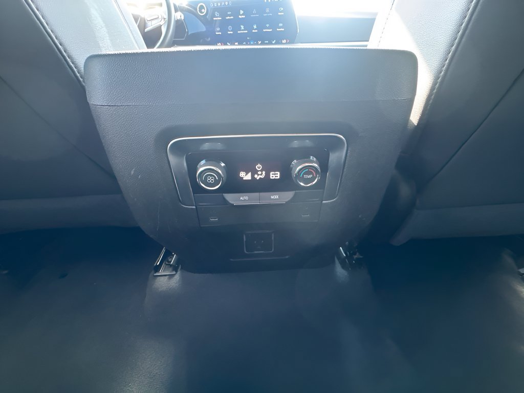 Used 2025 Chevrolet Tahoe LT AWD/4WD image 12