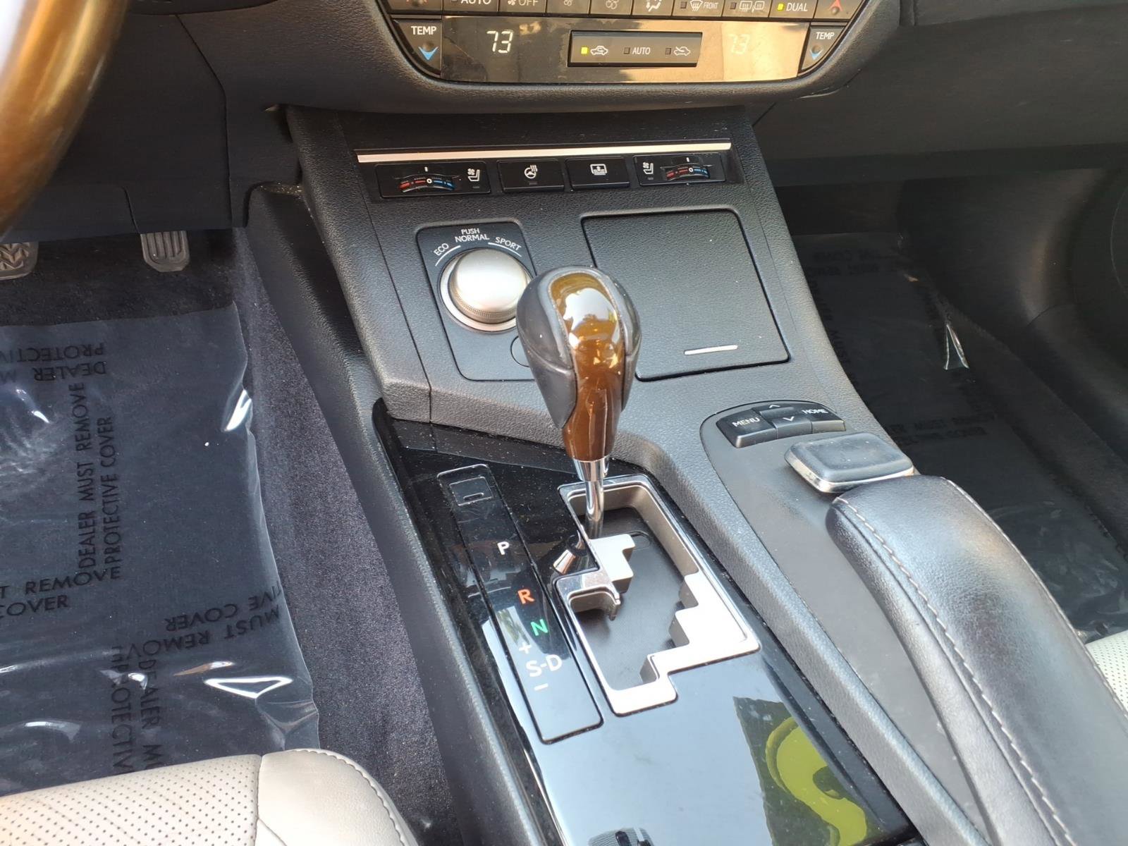 Used 2015 Lexus ES 350 w/ Luxury Package FWD image 9