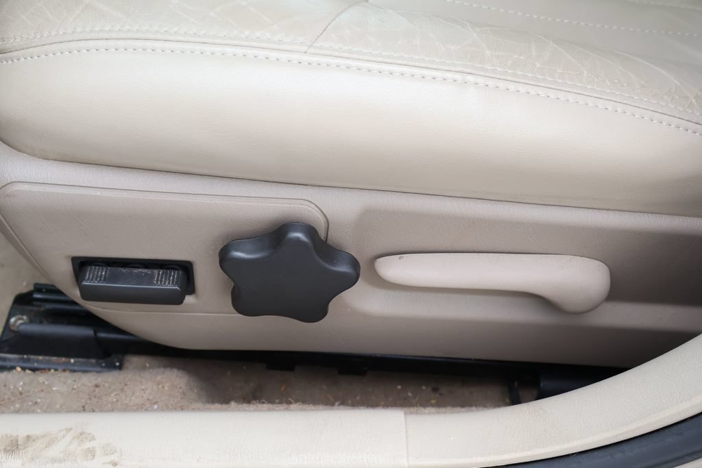 Used 2002 Chevrolet Impala LS w/ Preferred Equipment Group FWD image 17