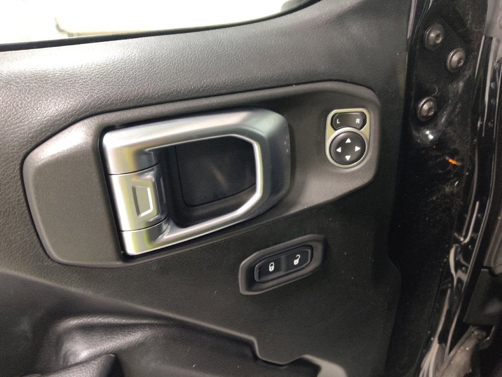 Used 2018 Jeep Wrangler Sport image 27