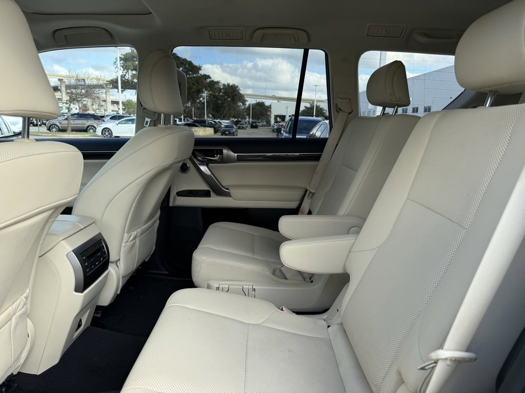Used 2023 Lexus GX 460 Premium image 11