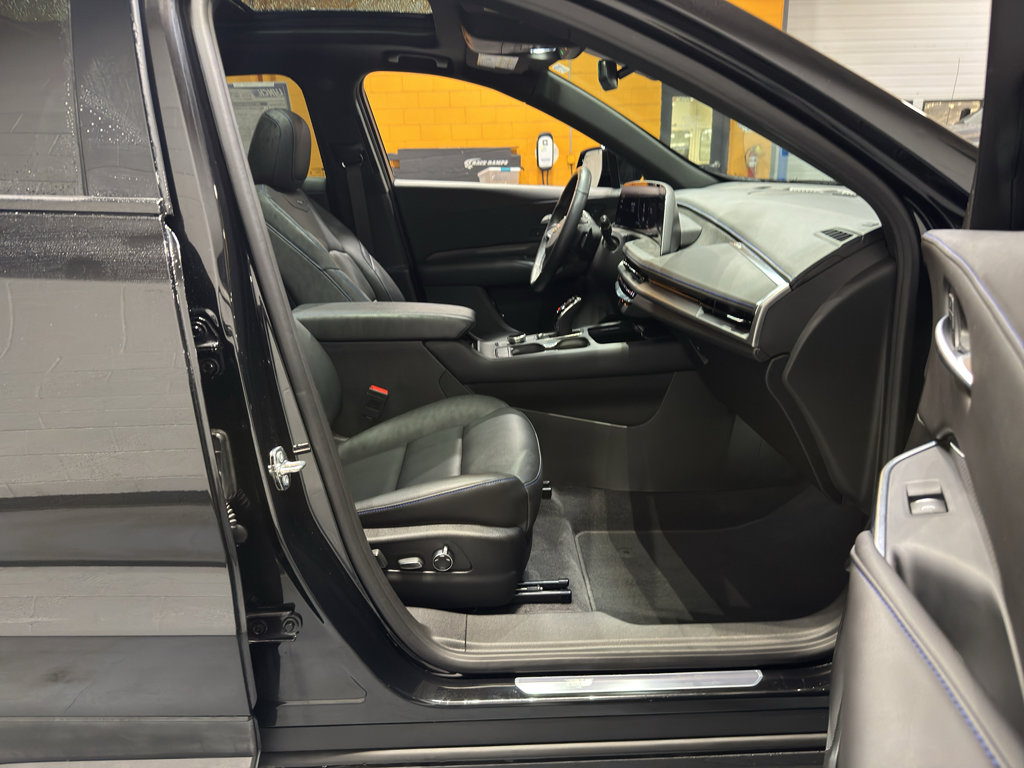 Used 2024 Cadillac XT4 Sport image 19