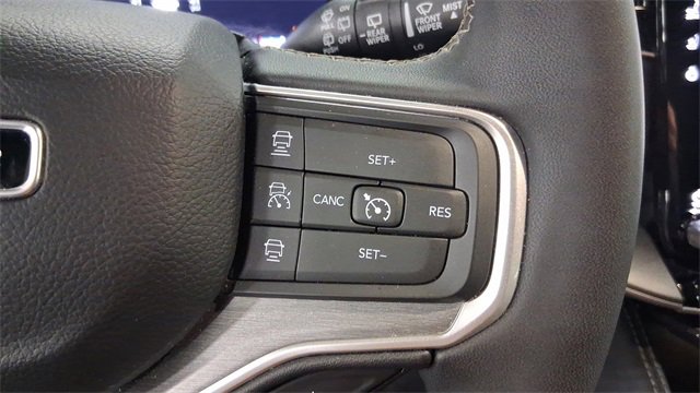 Used 2025 Jeep Wagoneer L Series II w/ 8-pass Seating Package image 34