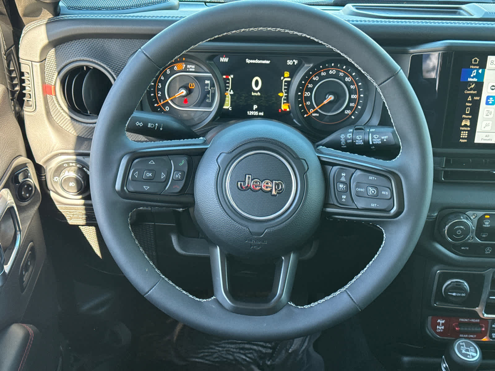 Used 2025 Jeep Wrangler Unlimited Rubicon AWD/4WD image 16