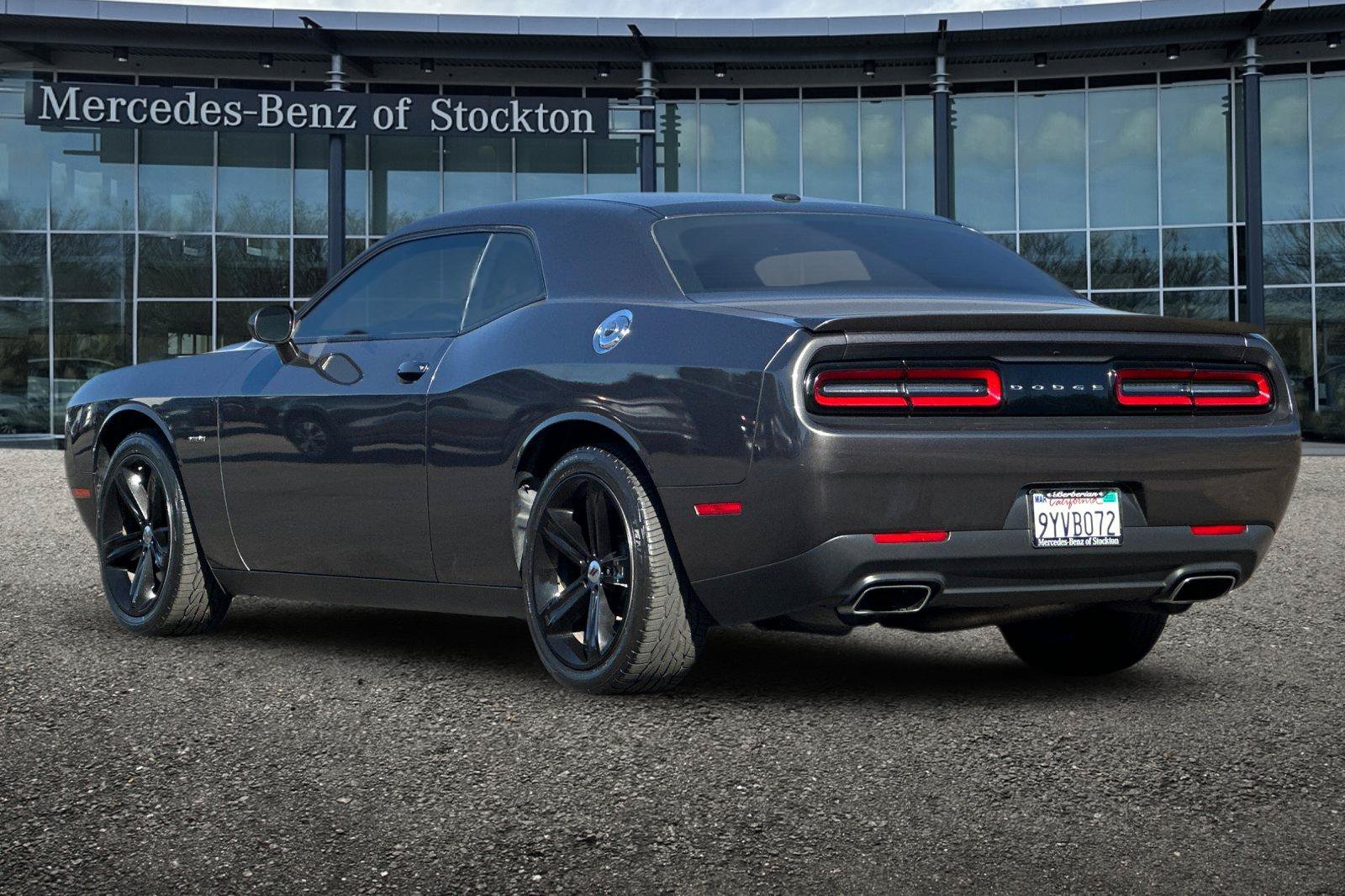 Used 2017 Dodge Challenger R/T RWD image 6