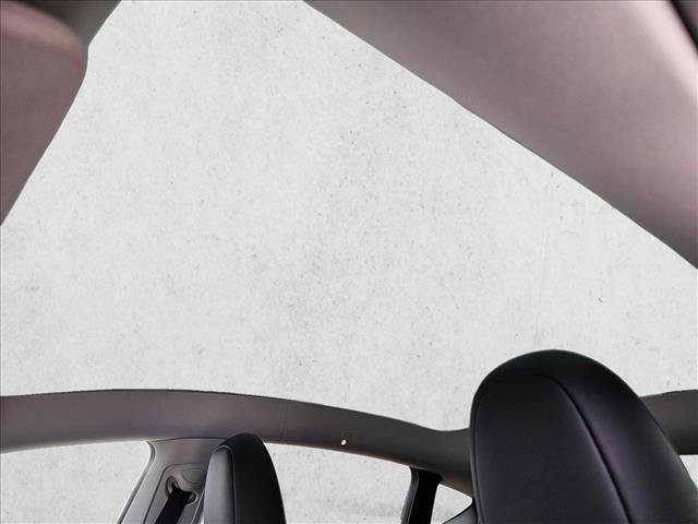 Used 2025 Tesla Model Y Long Range AWD/4WD image 16