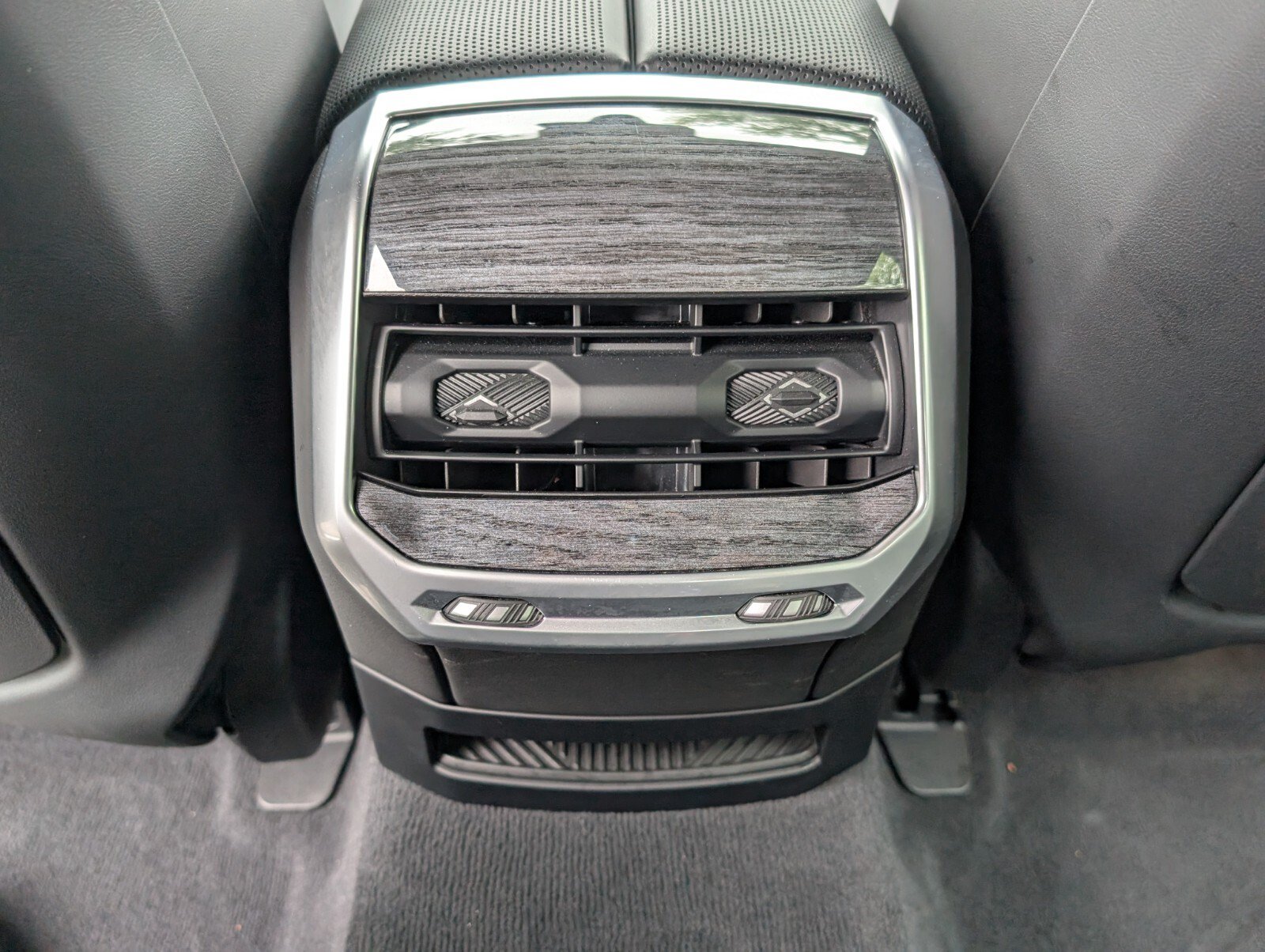 Used 2023 BMW 740i RWD image 13