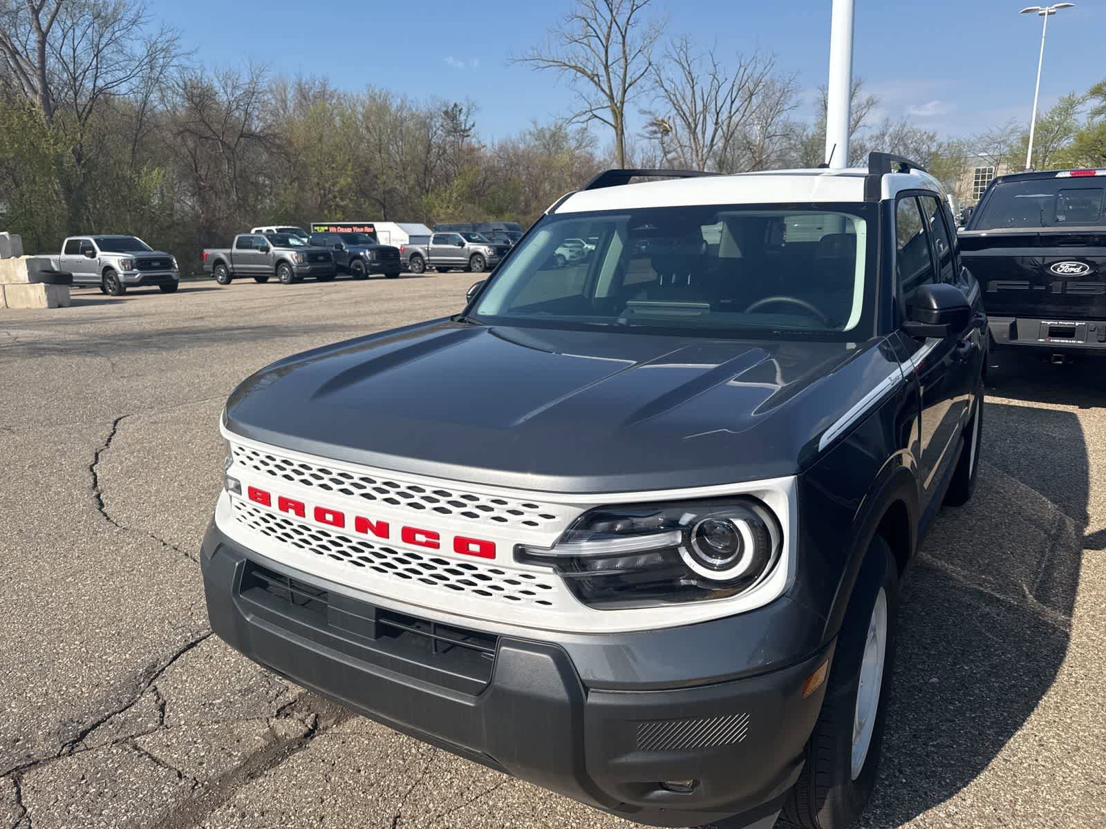 New 2025 Ford Bronco Sport Heritage w/ Convenience Package AWD/4WD video 1