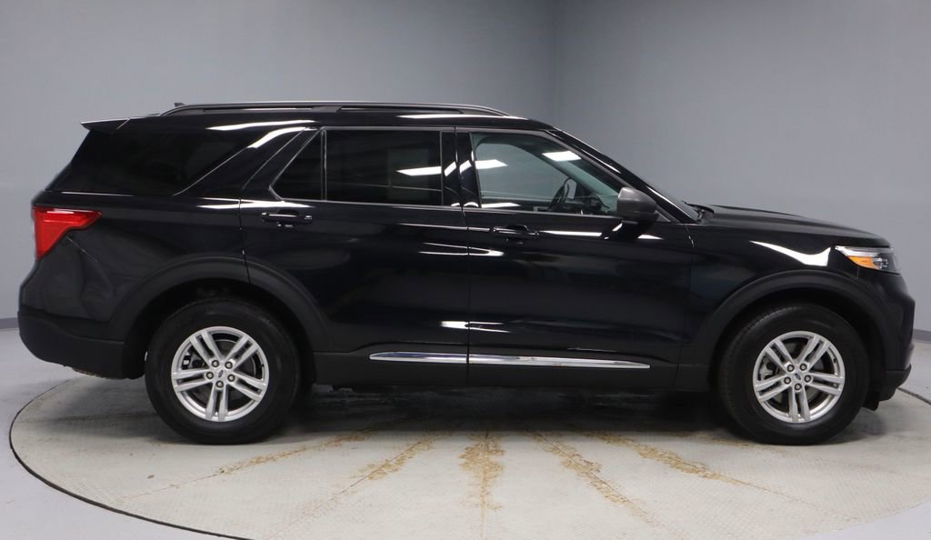 Certified 2022 Ford Explorer XLT w/ Equipment Group 202A image 13