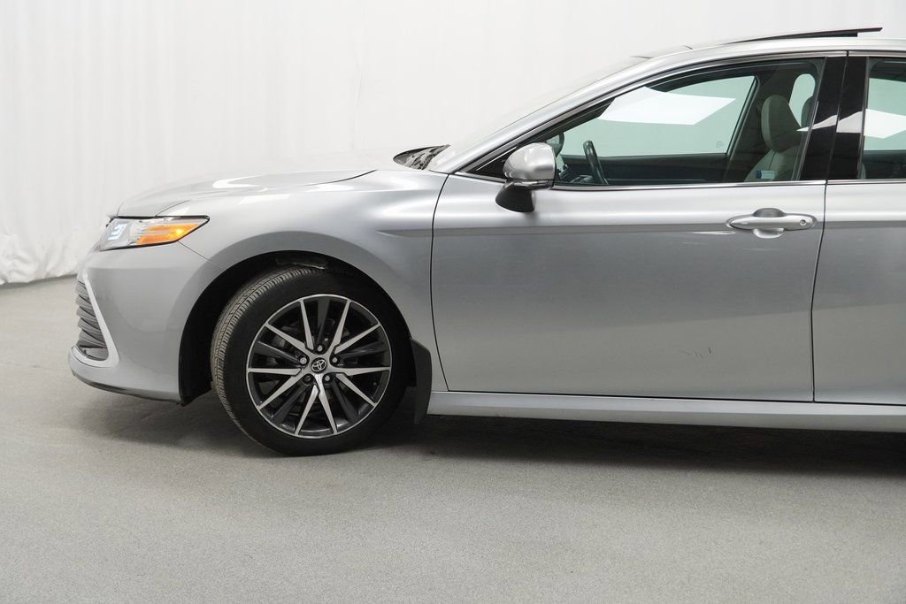 Used 2023 Toyota Camry XLE w/ Cold Weather Package image 16
