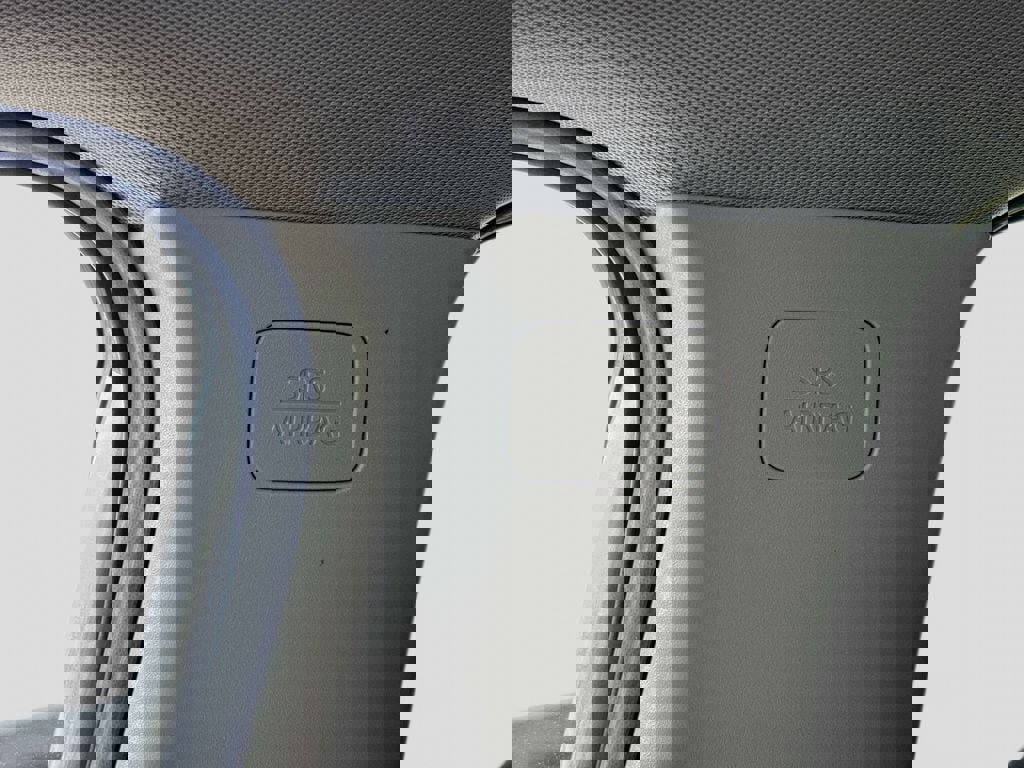 Used 2023 Nissan Rogue SV image 25