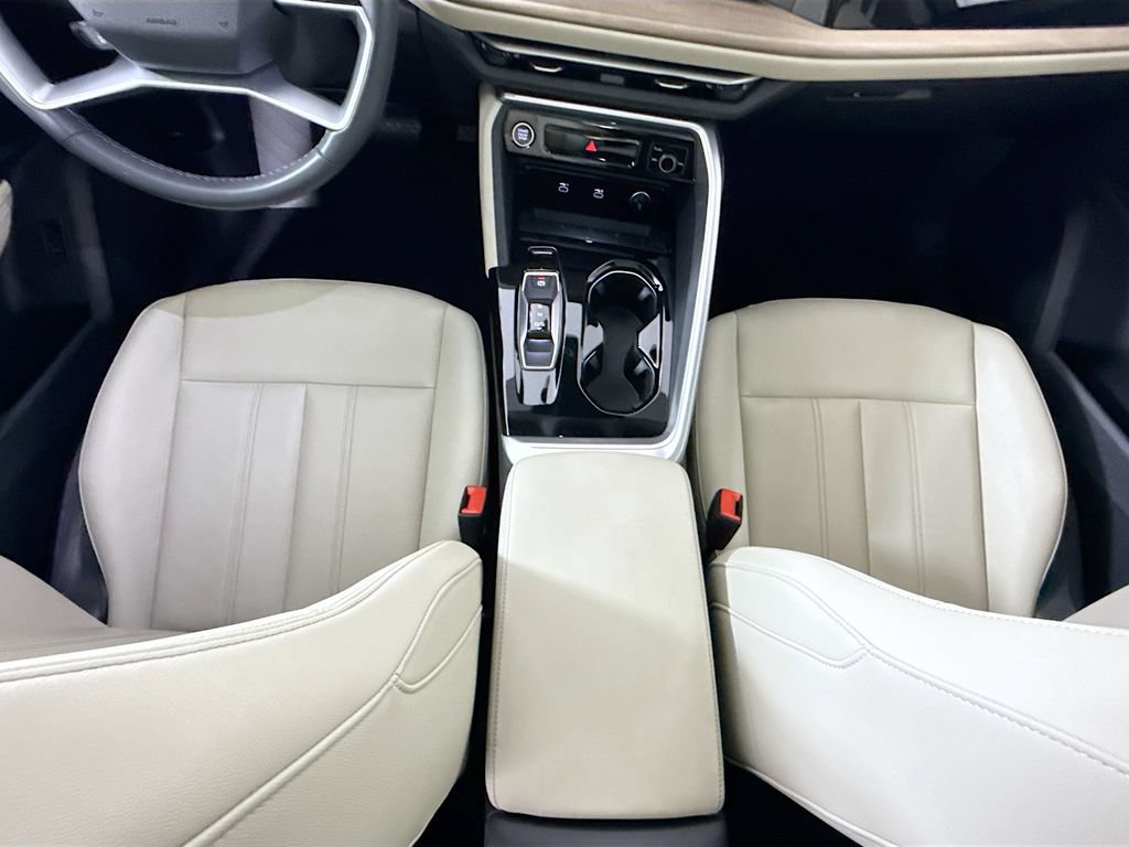 Certified 2025 Audi Q5 Premium AWD/4WD image 16