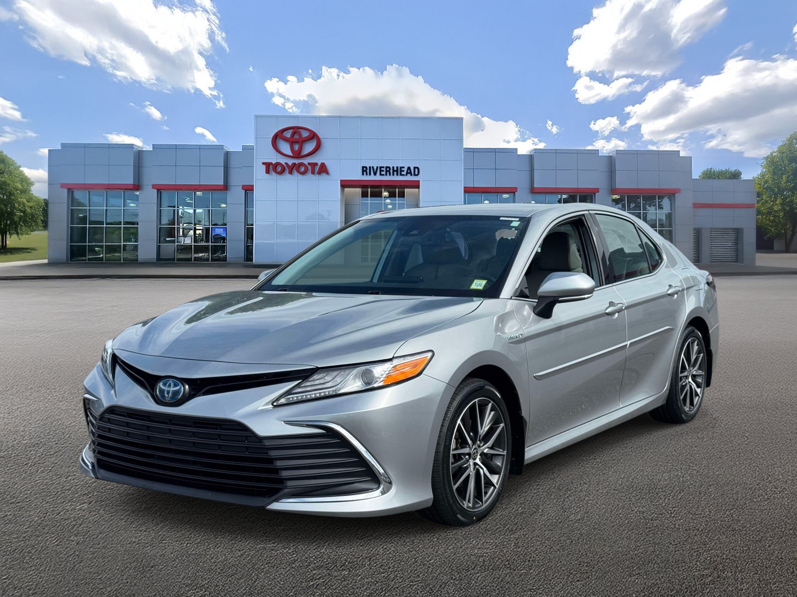 Certified 2021 Toyota Camry XLE FWD image 1
