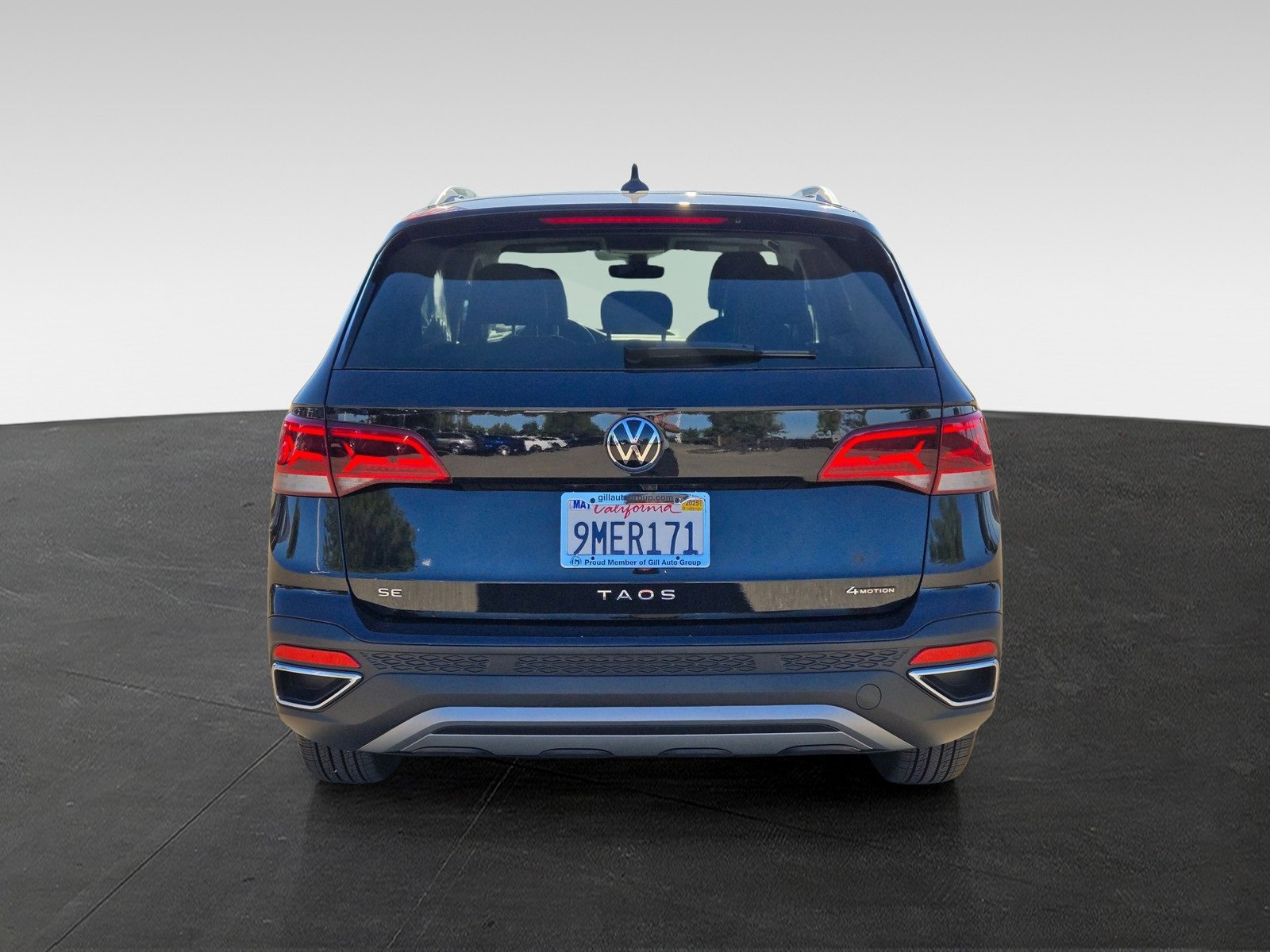 Used 2024 Volkswagen Taos SE w/ Panoramic Sunroof Package image 5