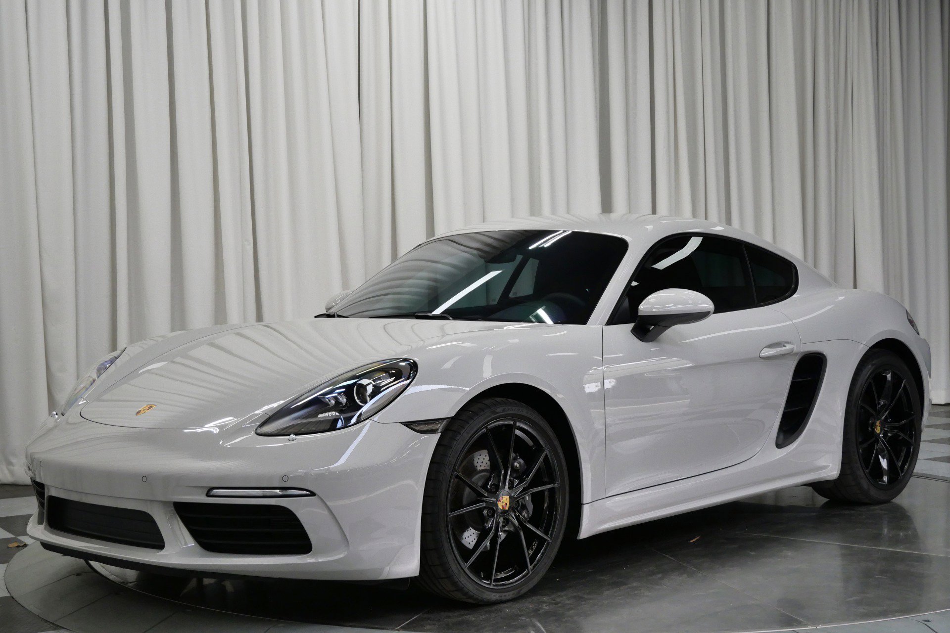 Used 2024 Porsche 718 Cayman image 5