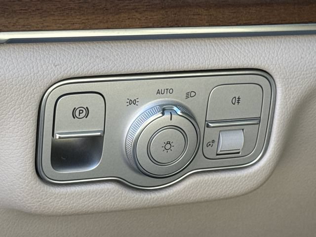 Used 2025 Mercedes-Benz GLE 350 4MATIC image 25