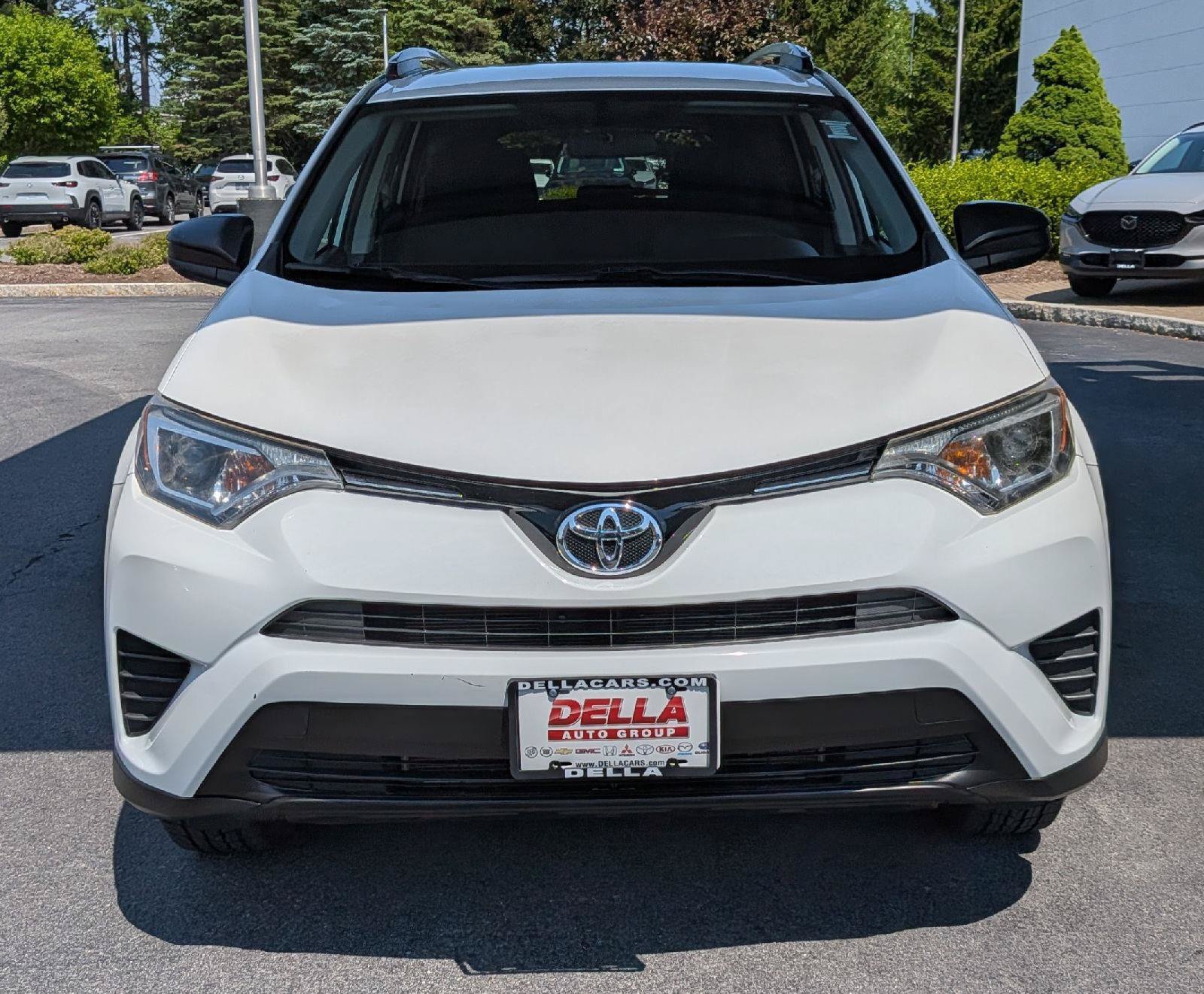 Used 2016 Toyota RAV4 LE AWD/4WD image 3