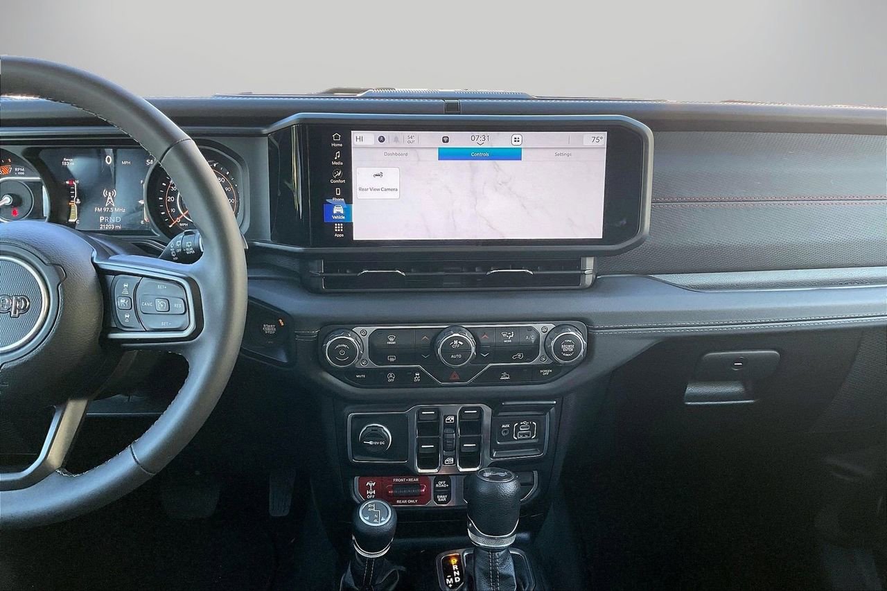 Certified 2025 Jeep Wrangler Unlimited Rubicon image 13