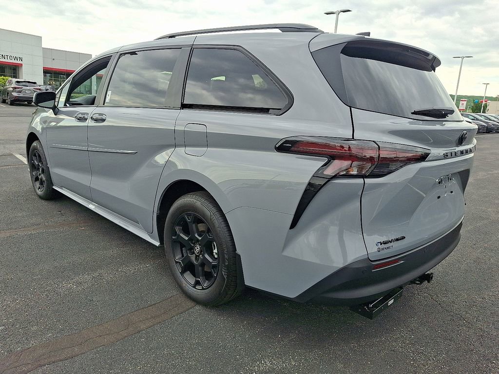 New 2026 Toyota Sienna XLE Woodland Edition AWD/4WD image 5