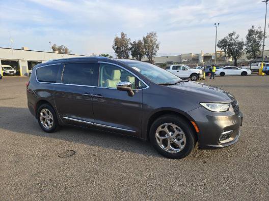 Used 2021 Chrysler Pacifica Limited w/ Premium & Safety Sphere Group image 4