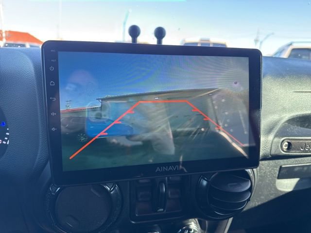 Used 2017 Jeep Wrangler Unlimited Rubicon image 25