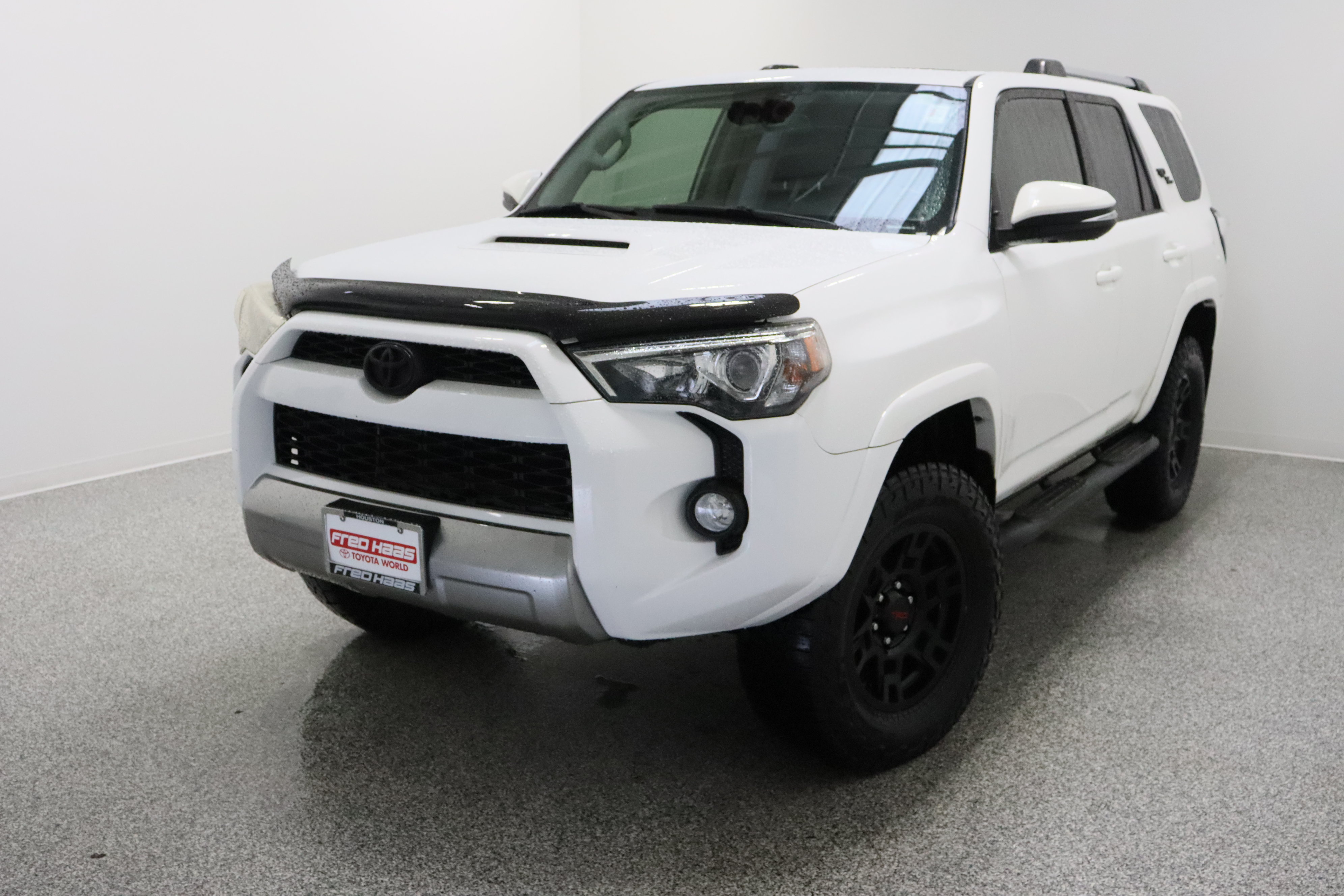 Used 2017 Toyota 4Runner TRD Off-Road Premium AWD/4WD image 2