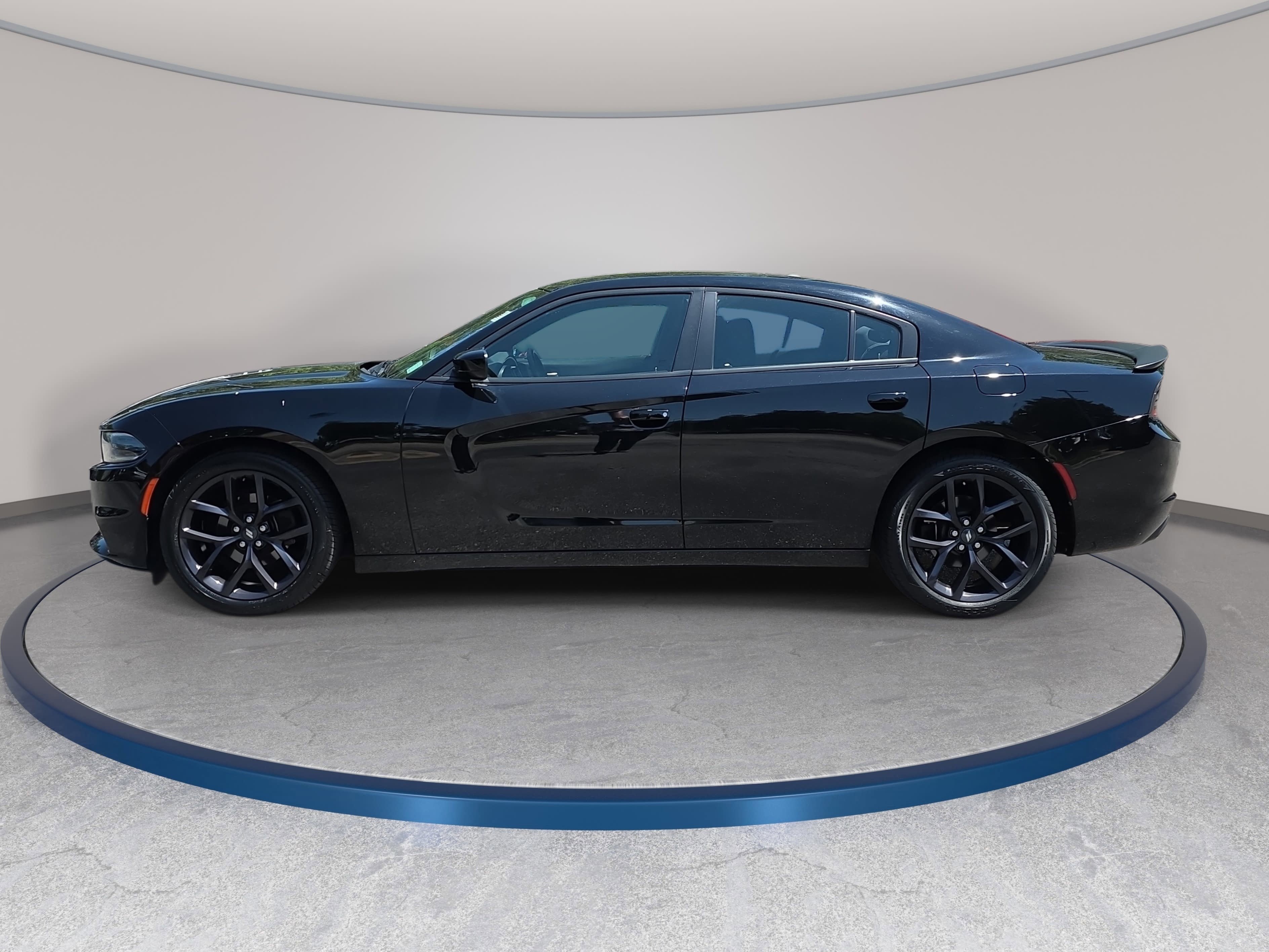 Used 2020 Dodge Charger SXT w/ Blacktop Package RWD image 8
