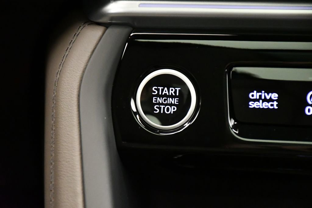 Used 2025 Audi Q5 Premium w/ Convenience Package image 28