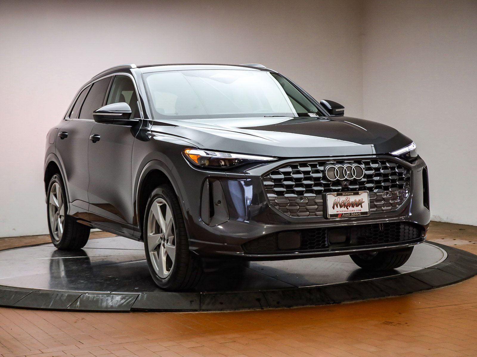 Certified 2025 Audi Q5 Premium Plus w/ Premium Plus image 3