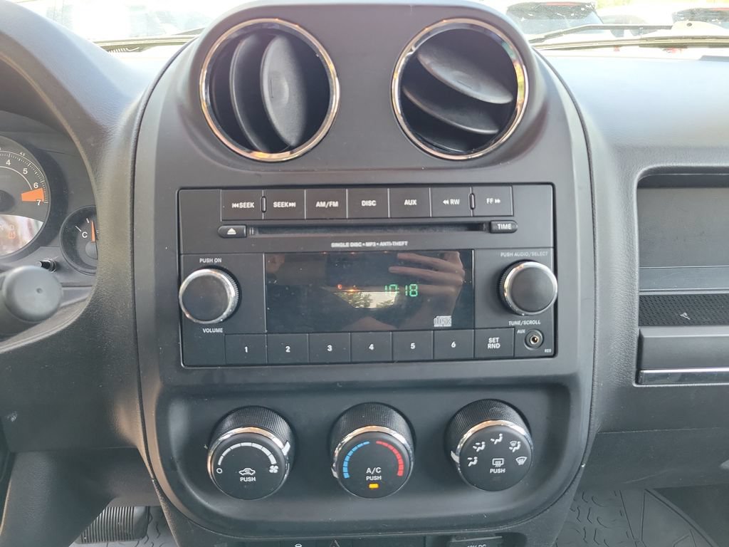 Used 2015 Jeep Patriot Sport w/ Power Value Group FWD image 16