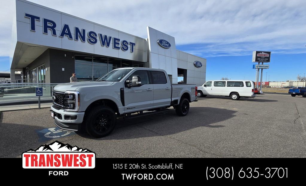 New 2026 Ford F250 Lariat w/ Black Appearance Package