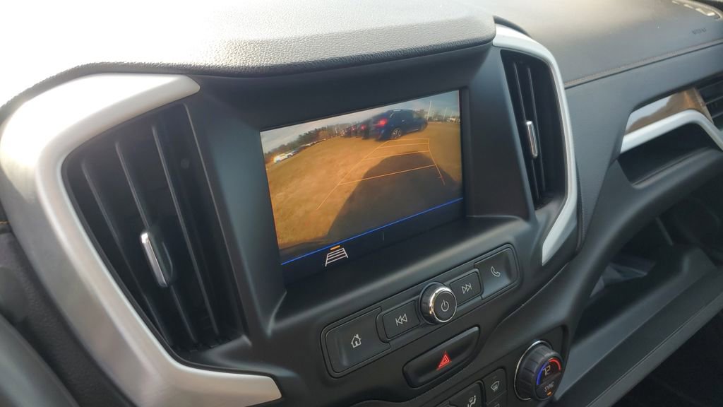 Used 2021 GMC Terrain SLE w/ Driver Convenience Package image 16