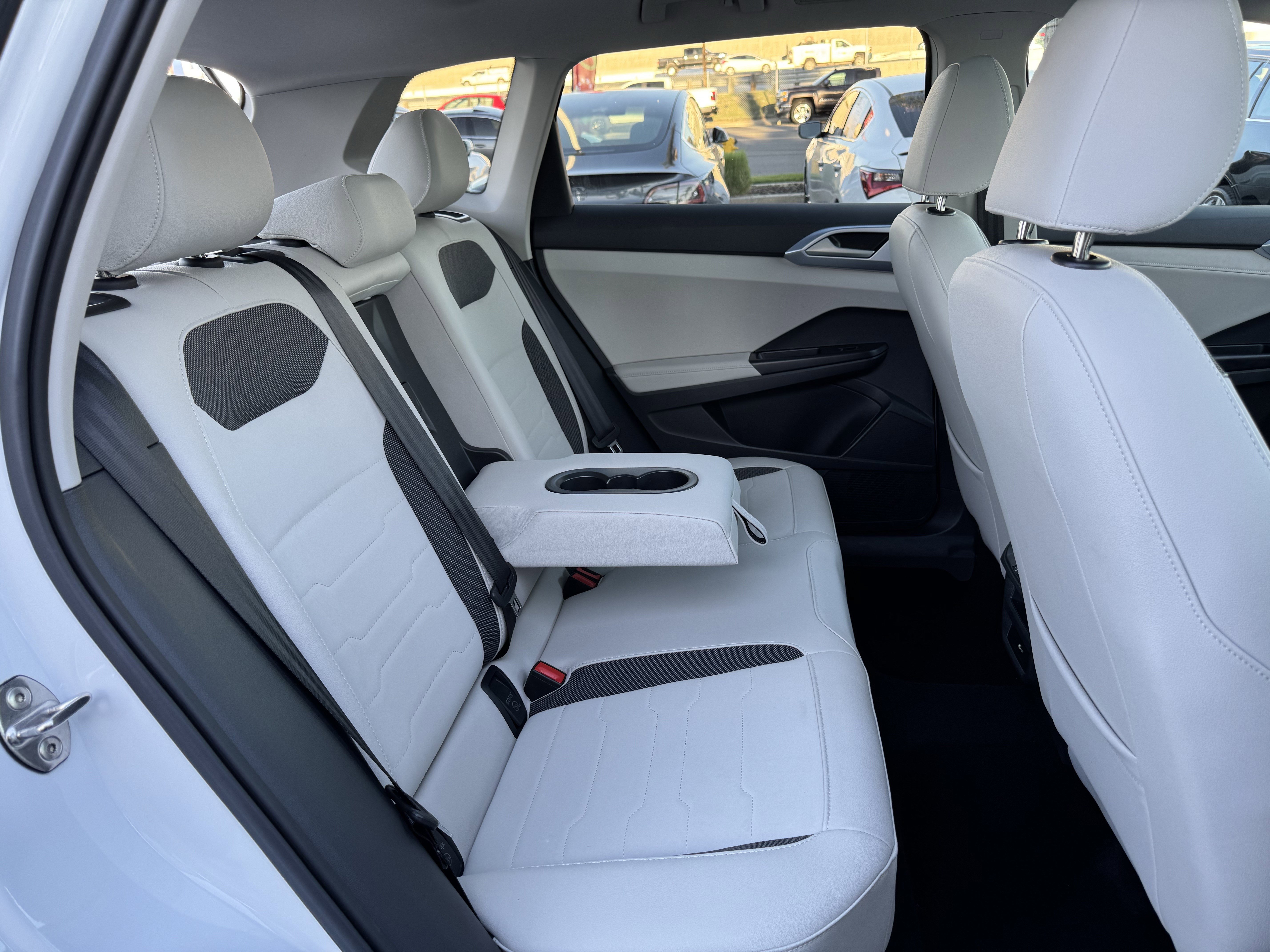 Certified 2025 Volkswagen Taos SE image 35