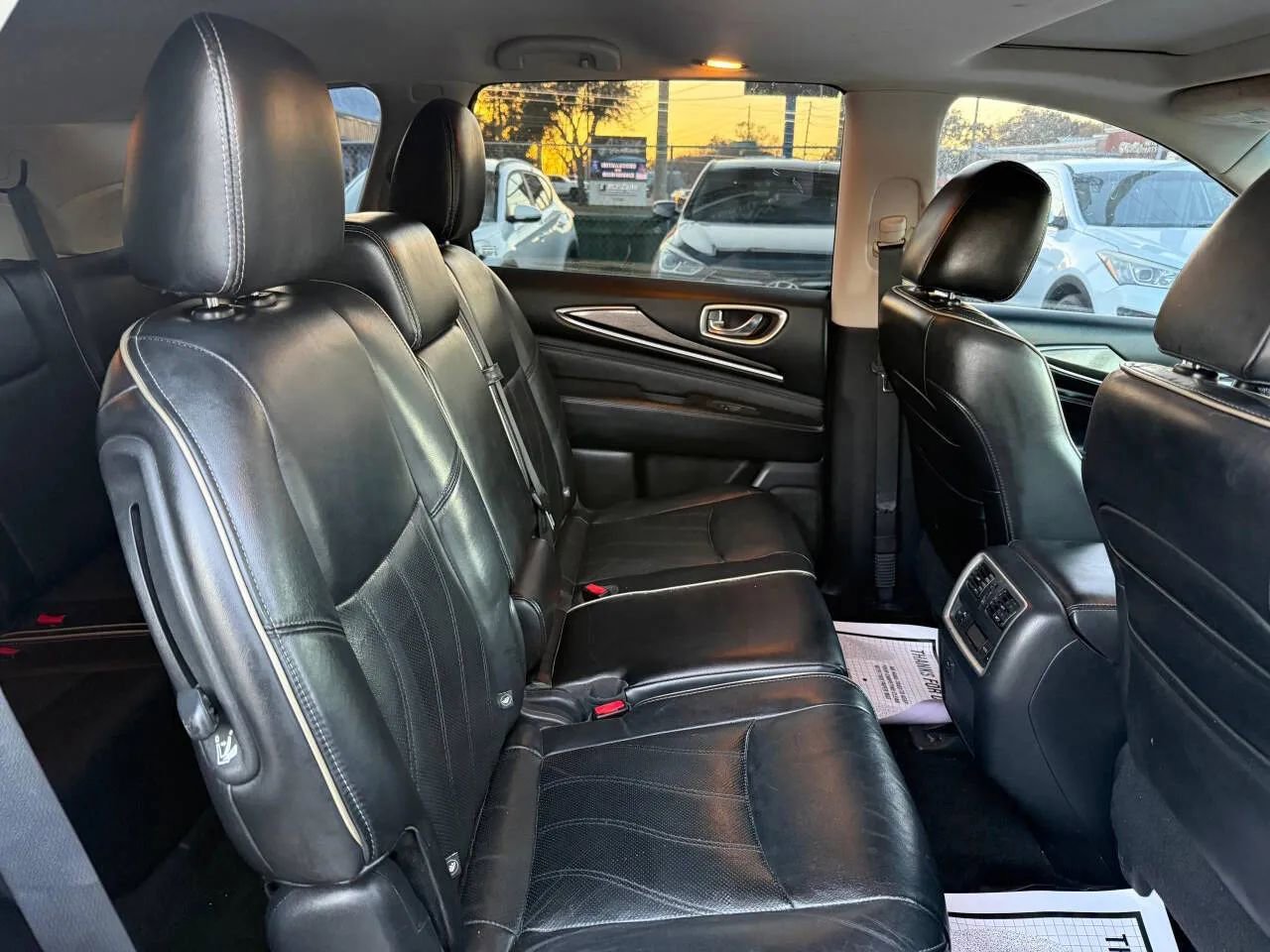 Used 2016 INFINITI QX60 3.5 Sport Utility 4D w/ Premium Plus Package image 9